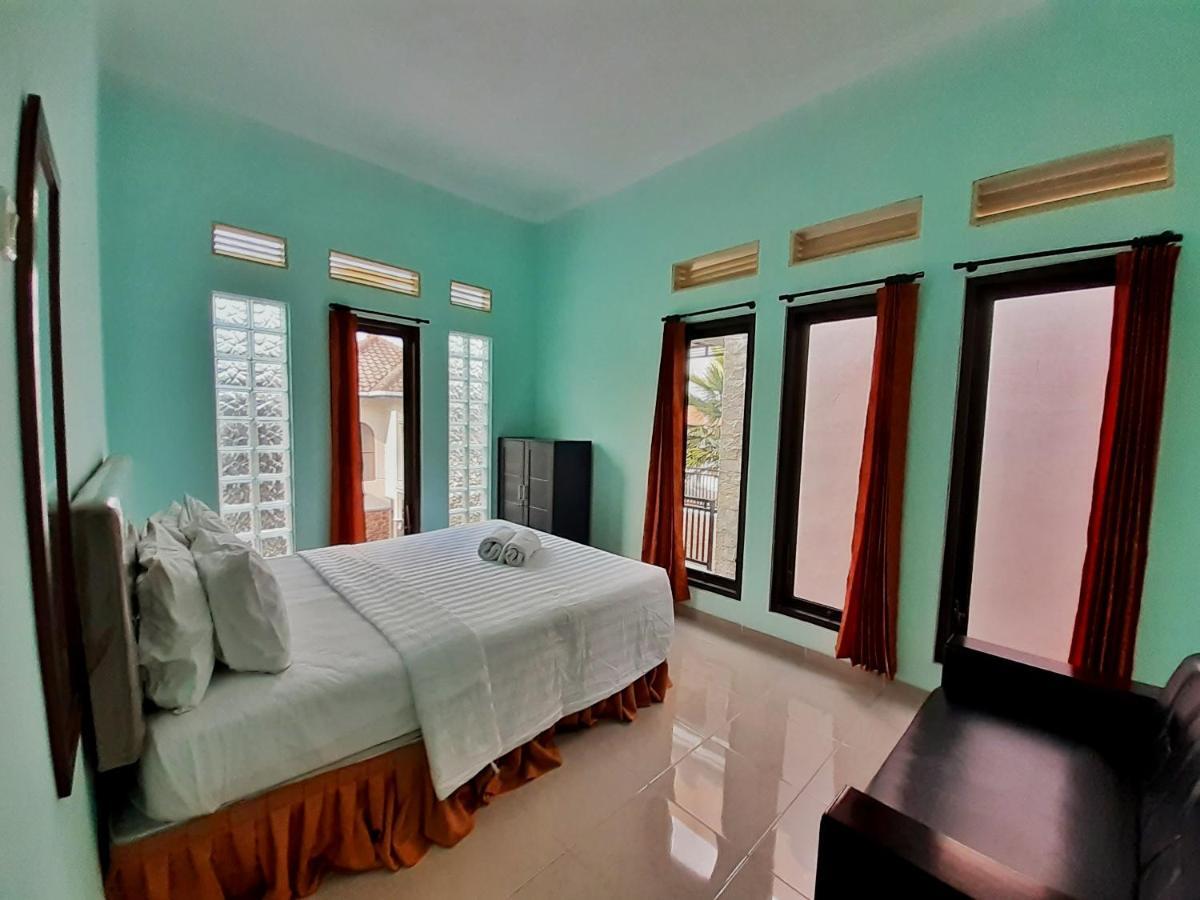 Villa 3 Bedroom Edelweis No. 7 Near Museum Angkut Batu  Esterno foto