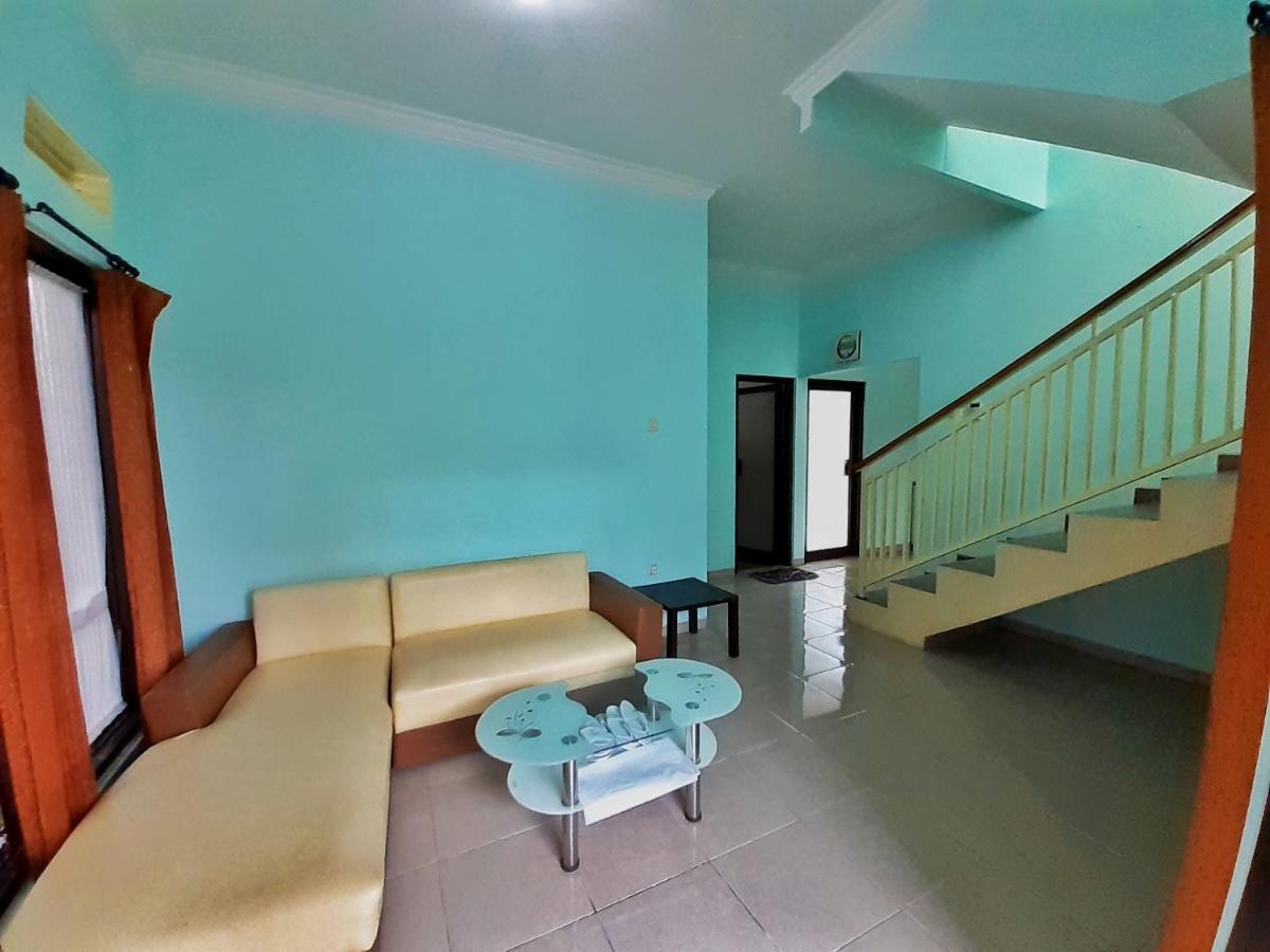 Villa 3 Bedroom Edelweis No. 7 Near Museum Angkut Batu  Esterno foto
